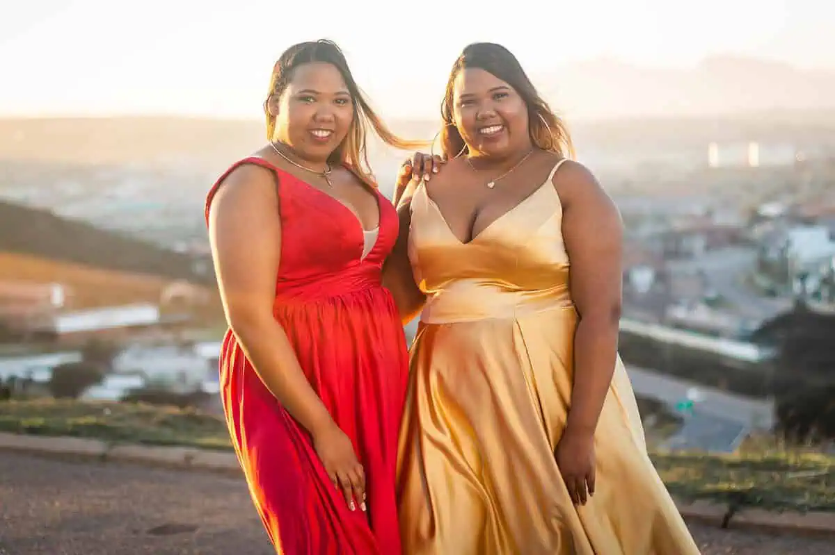 Sukienki weselne plus size: jak wybrać idealną kreację